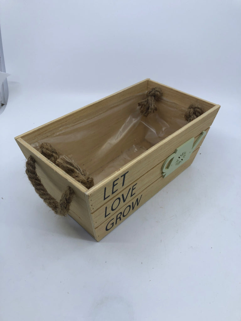 WOOD LET LOVE GROW PLANTER.