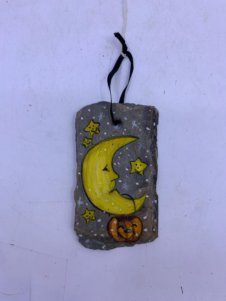 SMALL SLATE MOON/STARS/PUMPKIN HANGING DECOR.
