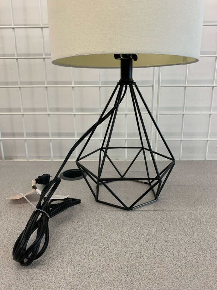 GEOMETRIC METAL TABLE LAMP W/CANVAS SHADE.