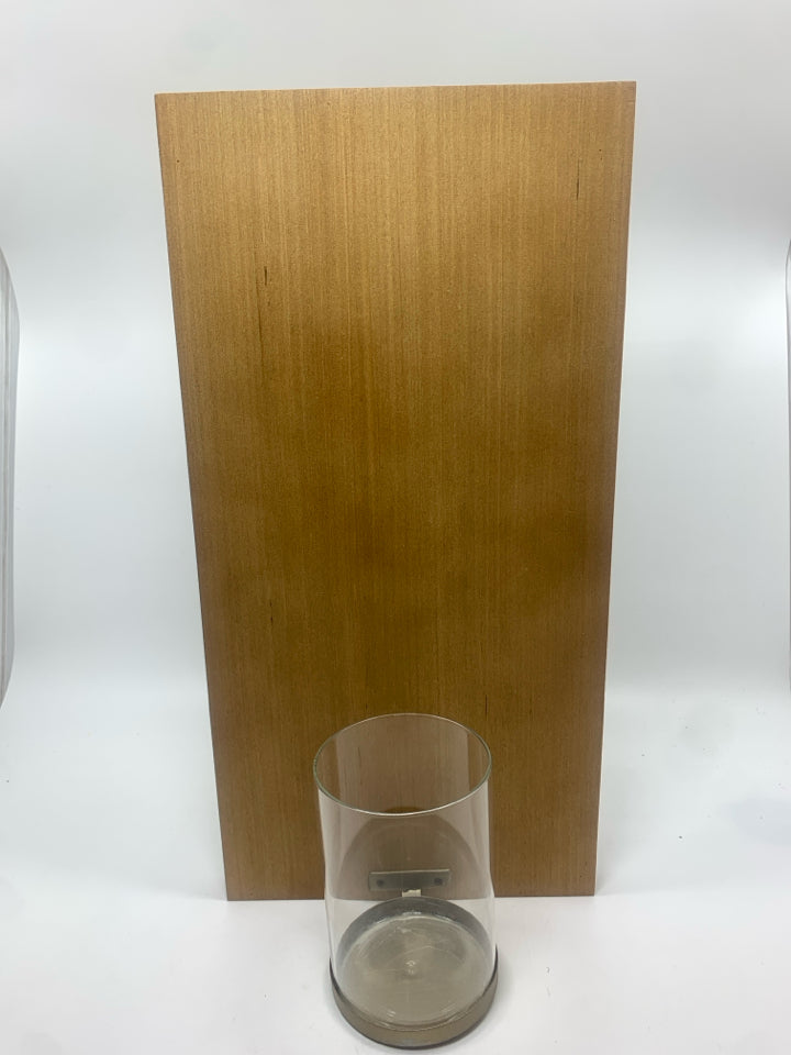 WOOD BACK WALL-SCONCE W/METAL BASE.