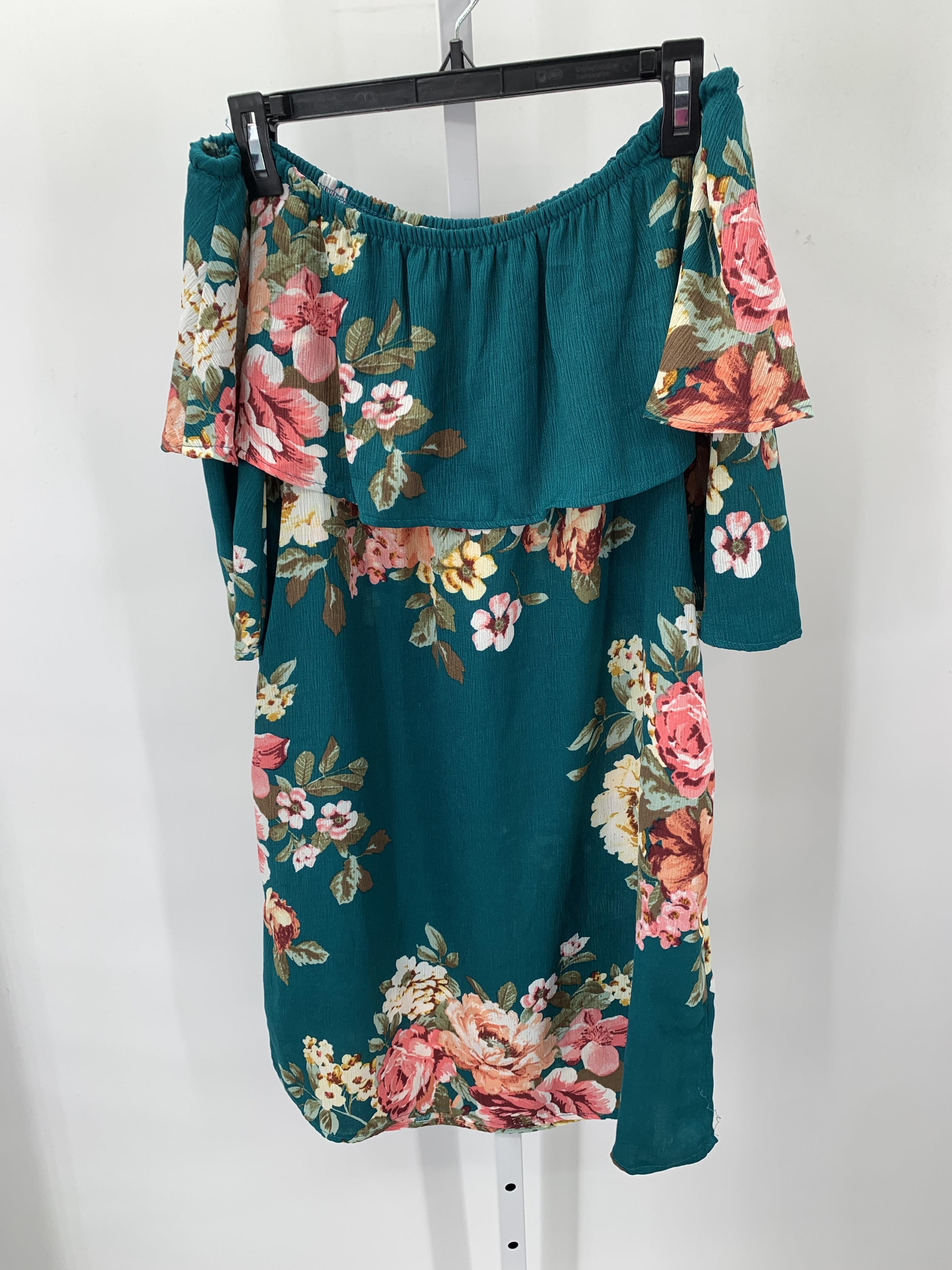 Size Medium Misses Short Sleeve Dress