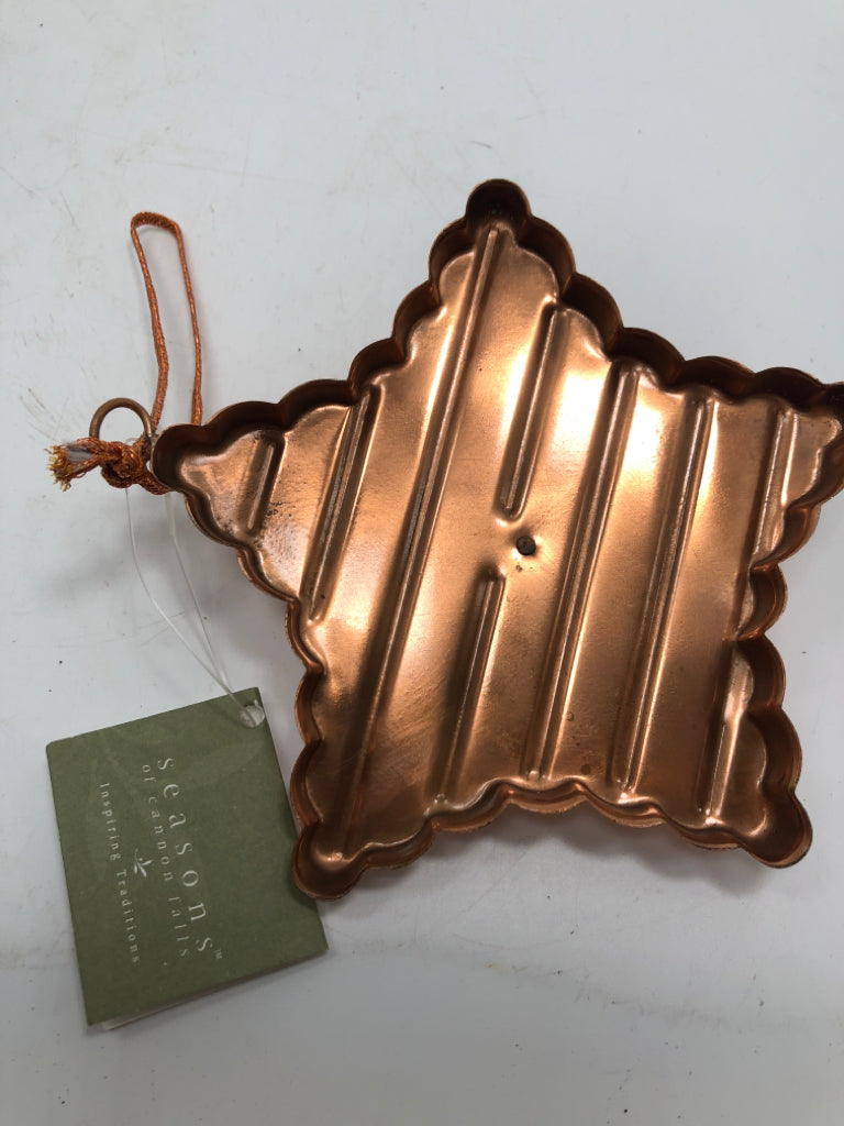 NWT SEASONS STAR COOKIE CUTTER.