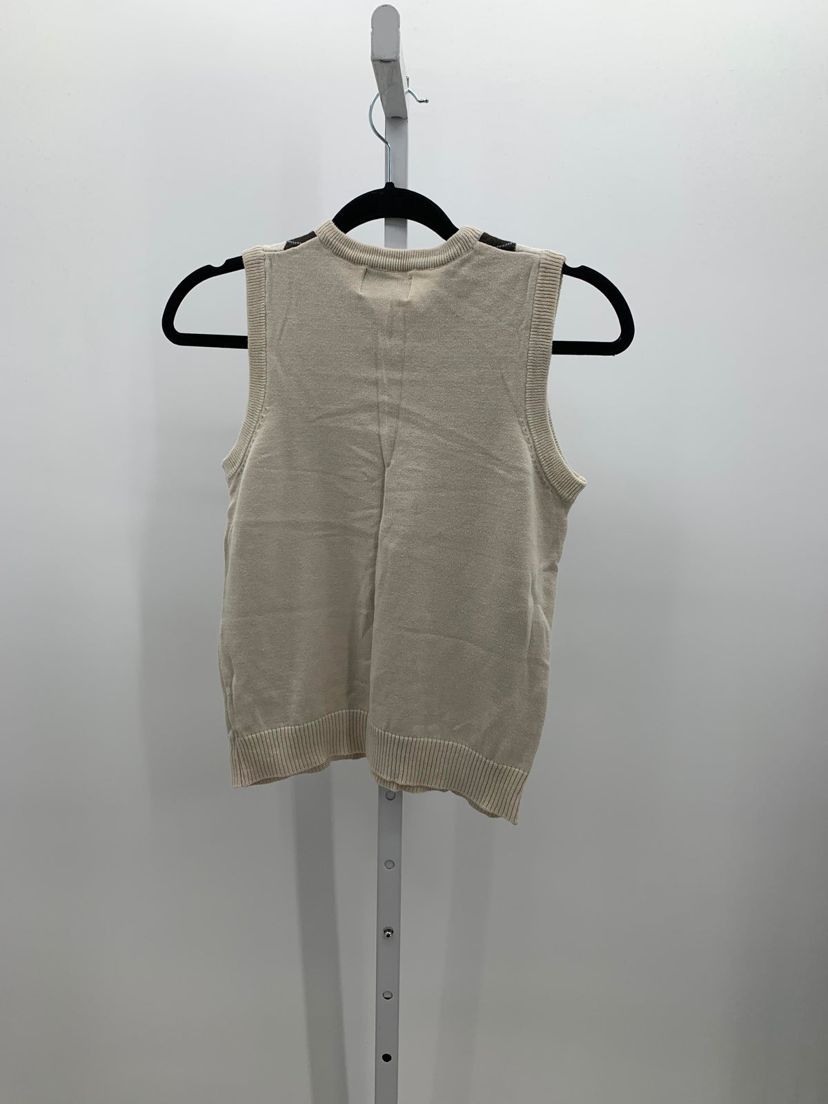 DIAMOND PATTERN SWEATER VEST.