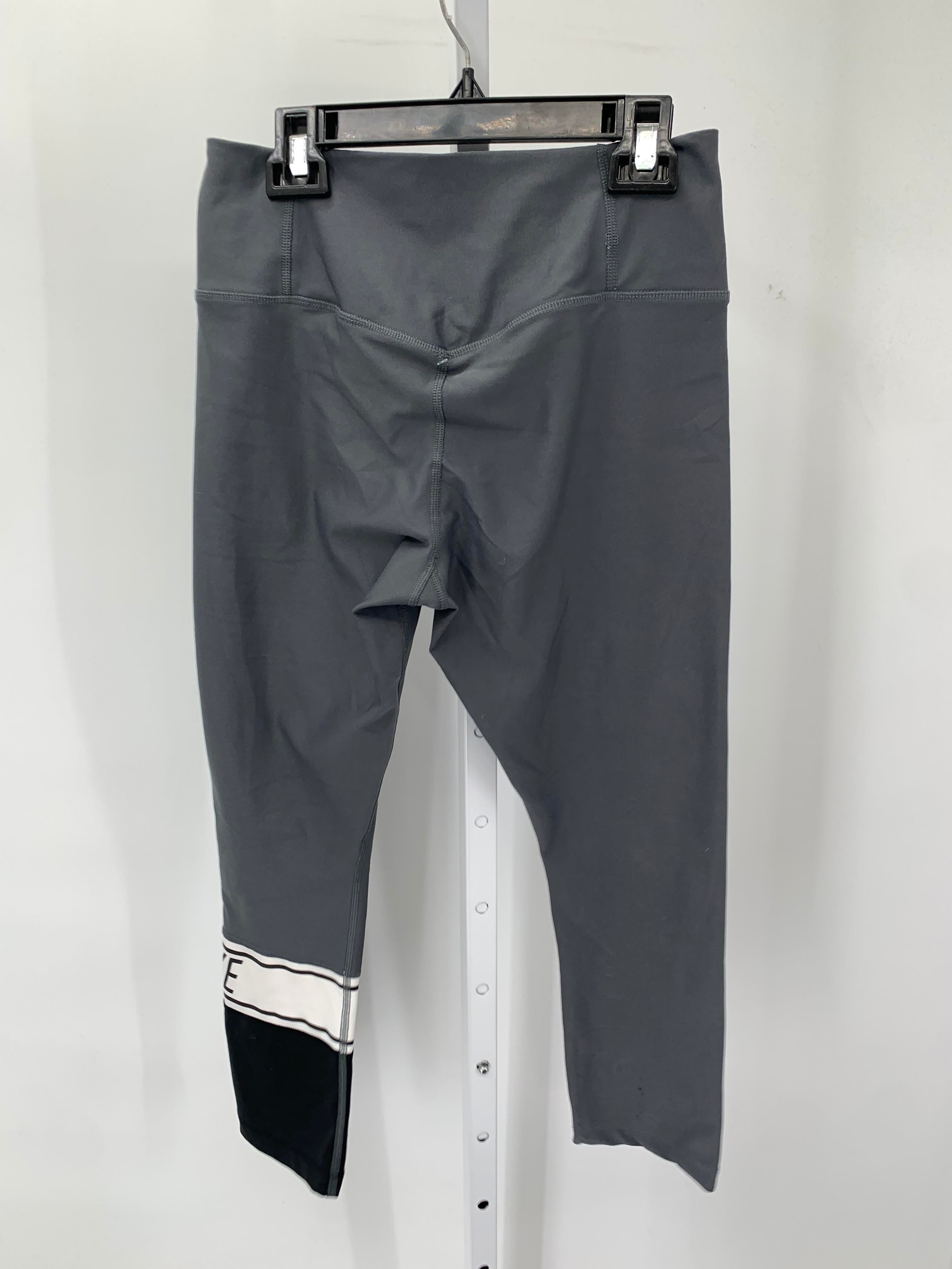 Nike Size Small Misses Leggings