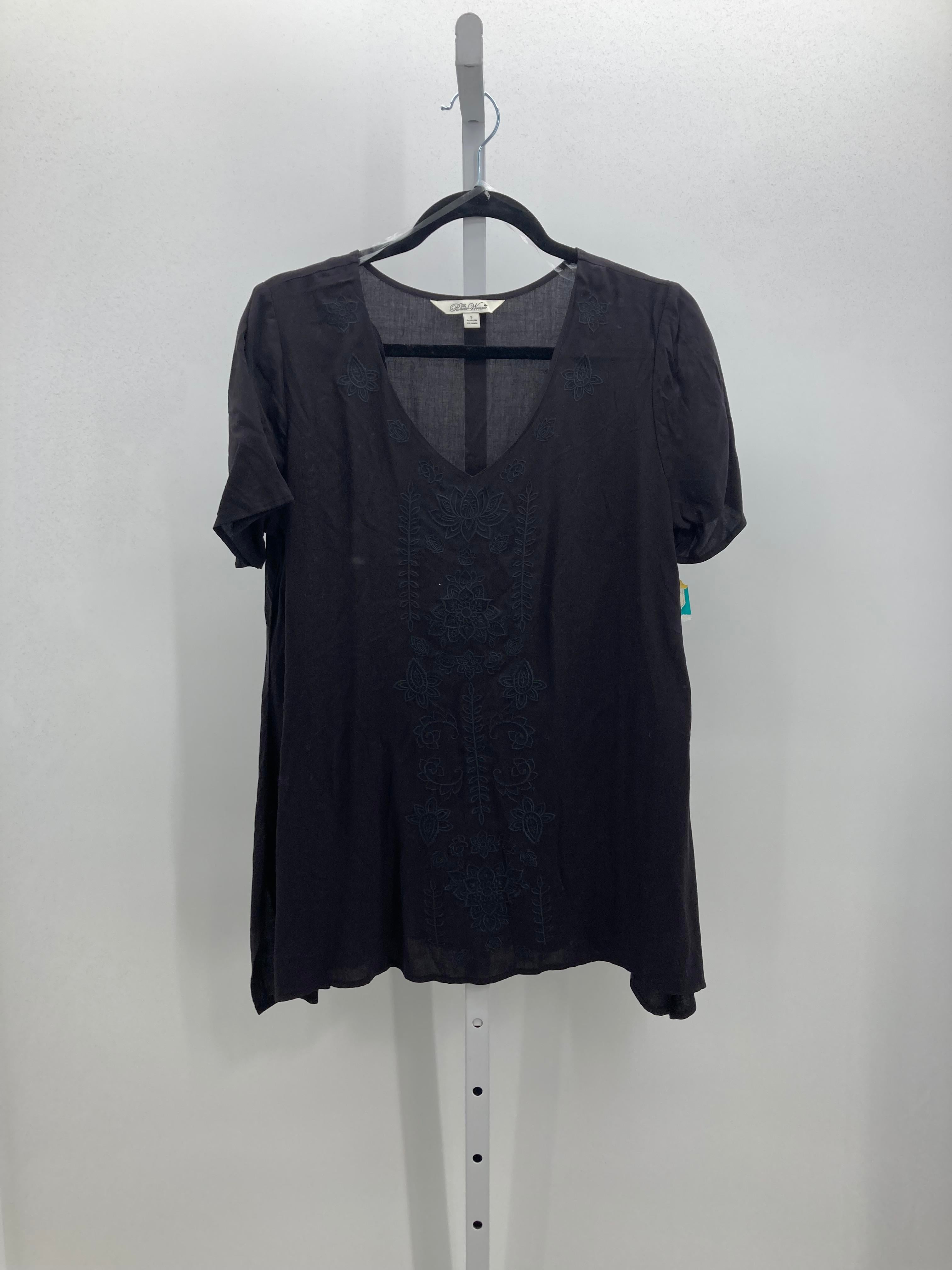 Size Small Misses Short Sleeve Shirt