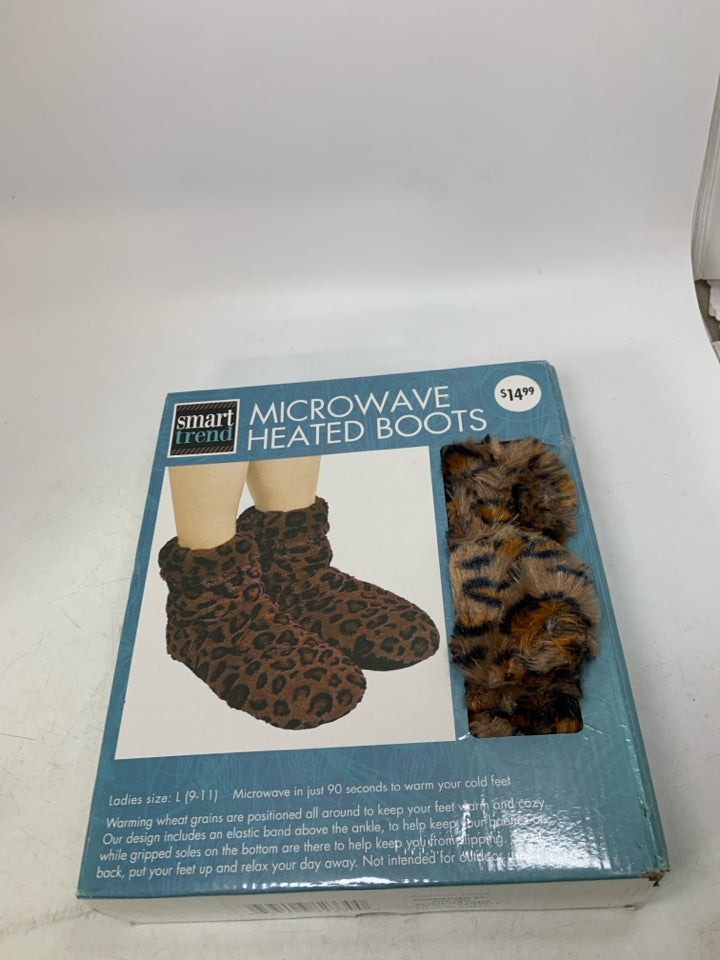 NIP MICROWAVE CHEETAH PRINT HEATED BOOTS.