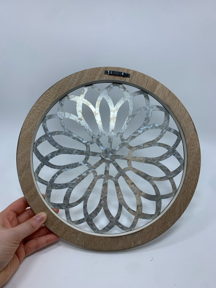 3PC ROUND WOOD AND METAL MANDALA WALL HANGINGS.