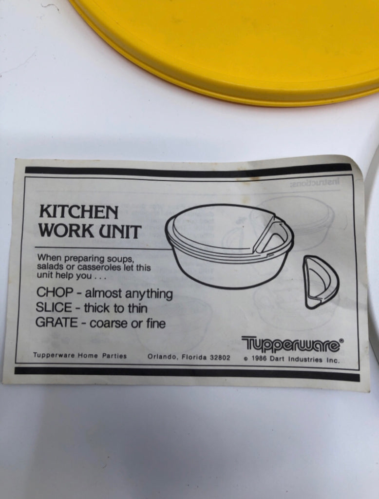 VTG TUPPERWARE KITCHEN WORK UNIT CHOP/SLICE/GRATE.