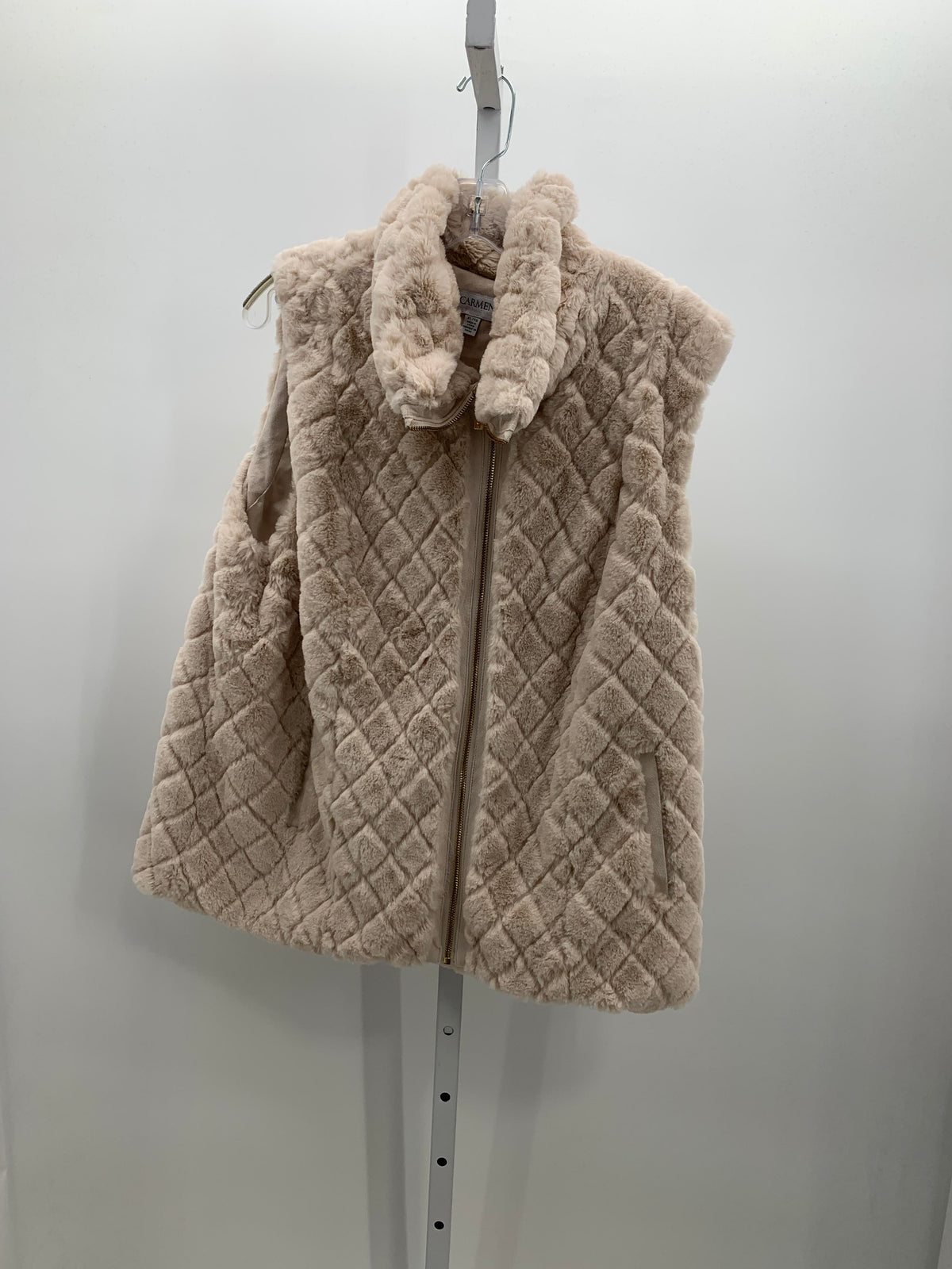 Carmen Marc Valvo Size Extra Large Misses Vest