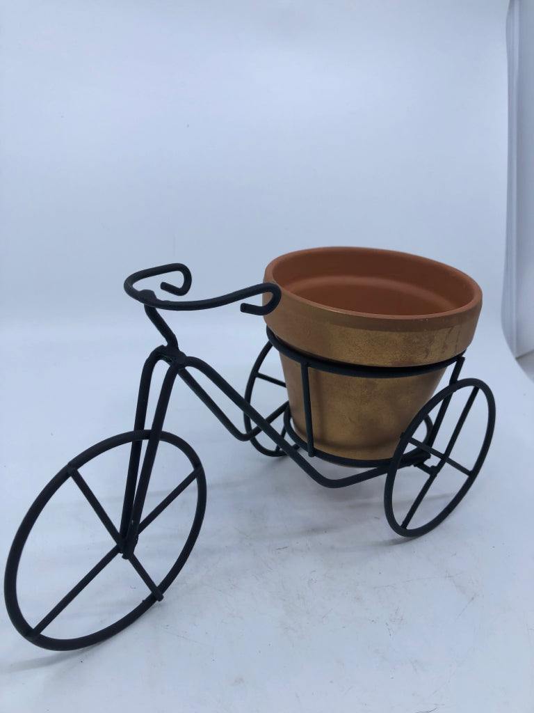 BLACK METAL BIKE W/PLANTER.