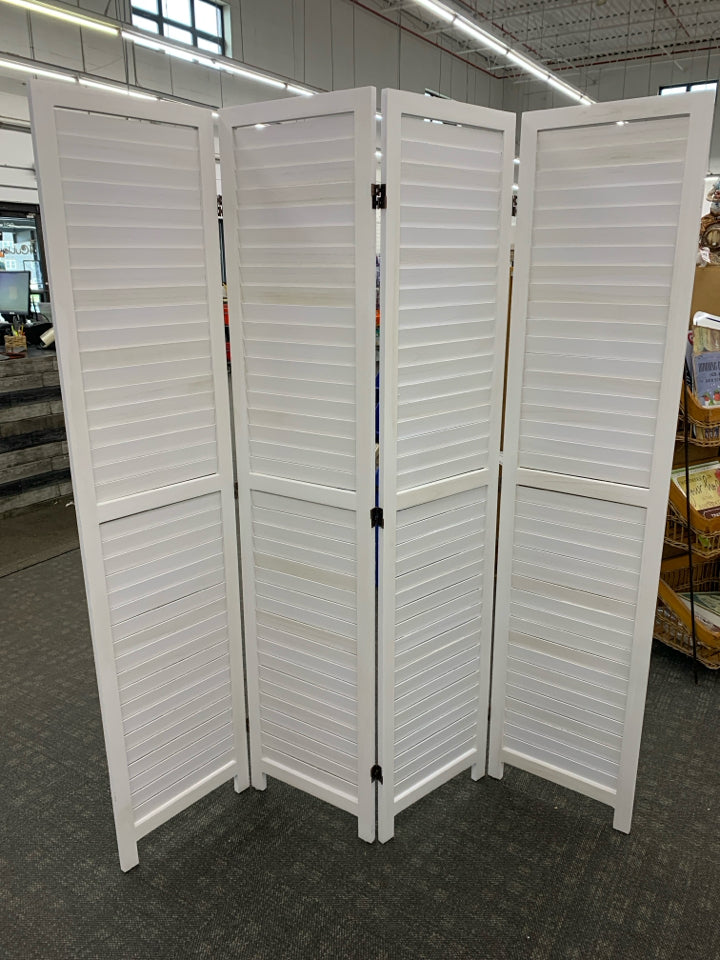FREE STANDING WHITE DIVIDER DOOR.