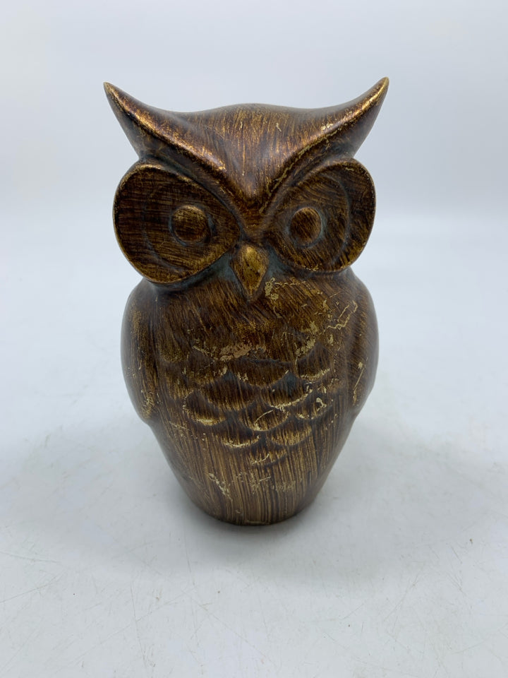 METALLIC RESIN OWL.