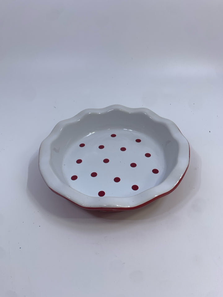 SINGLE RED W/ POLKA DOTS PIE DISH.