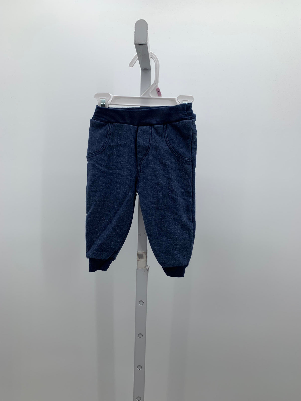 ELASTIC WAIST.