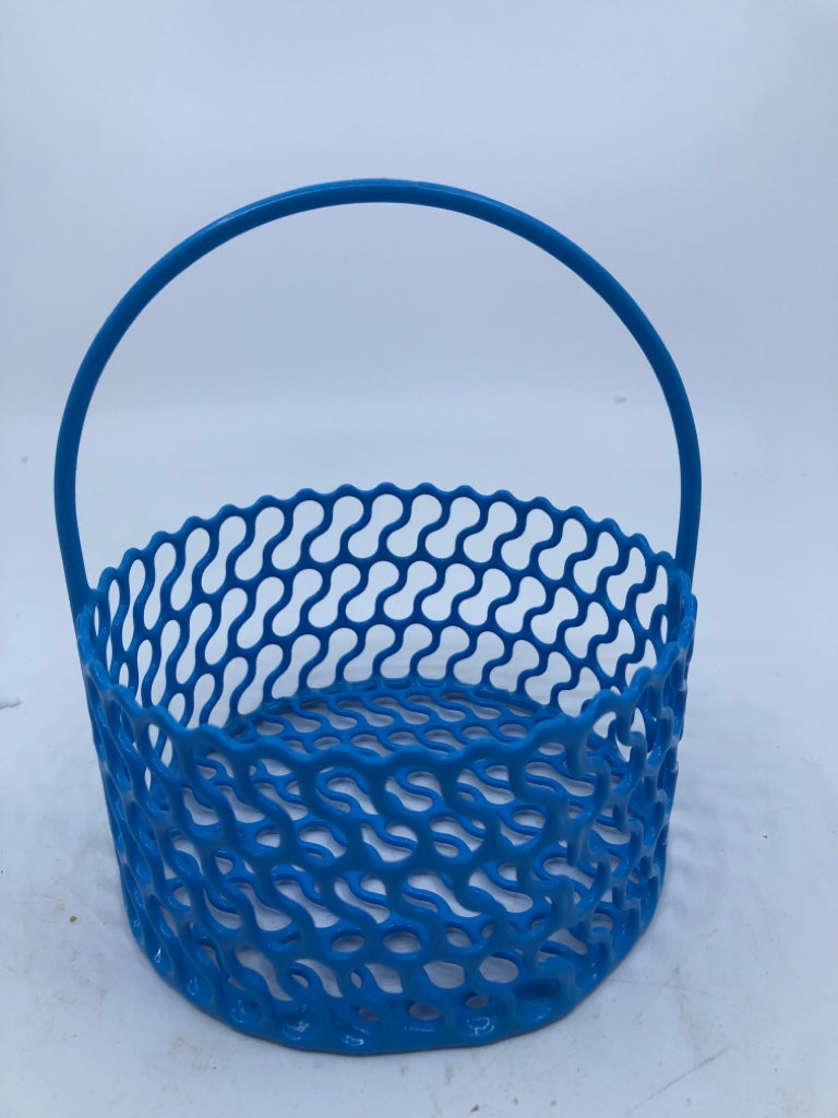 METAL WIRE BASKET BLUE