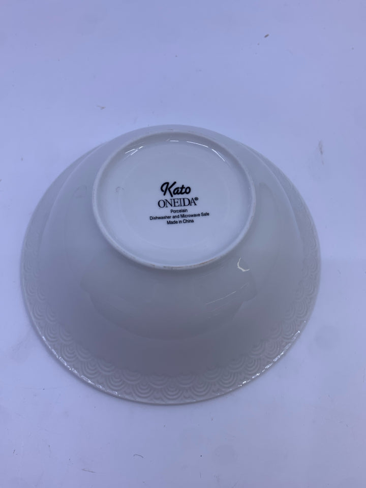 24 PC WHITE ONEIDA DISH SET.