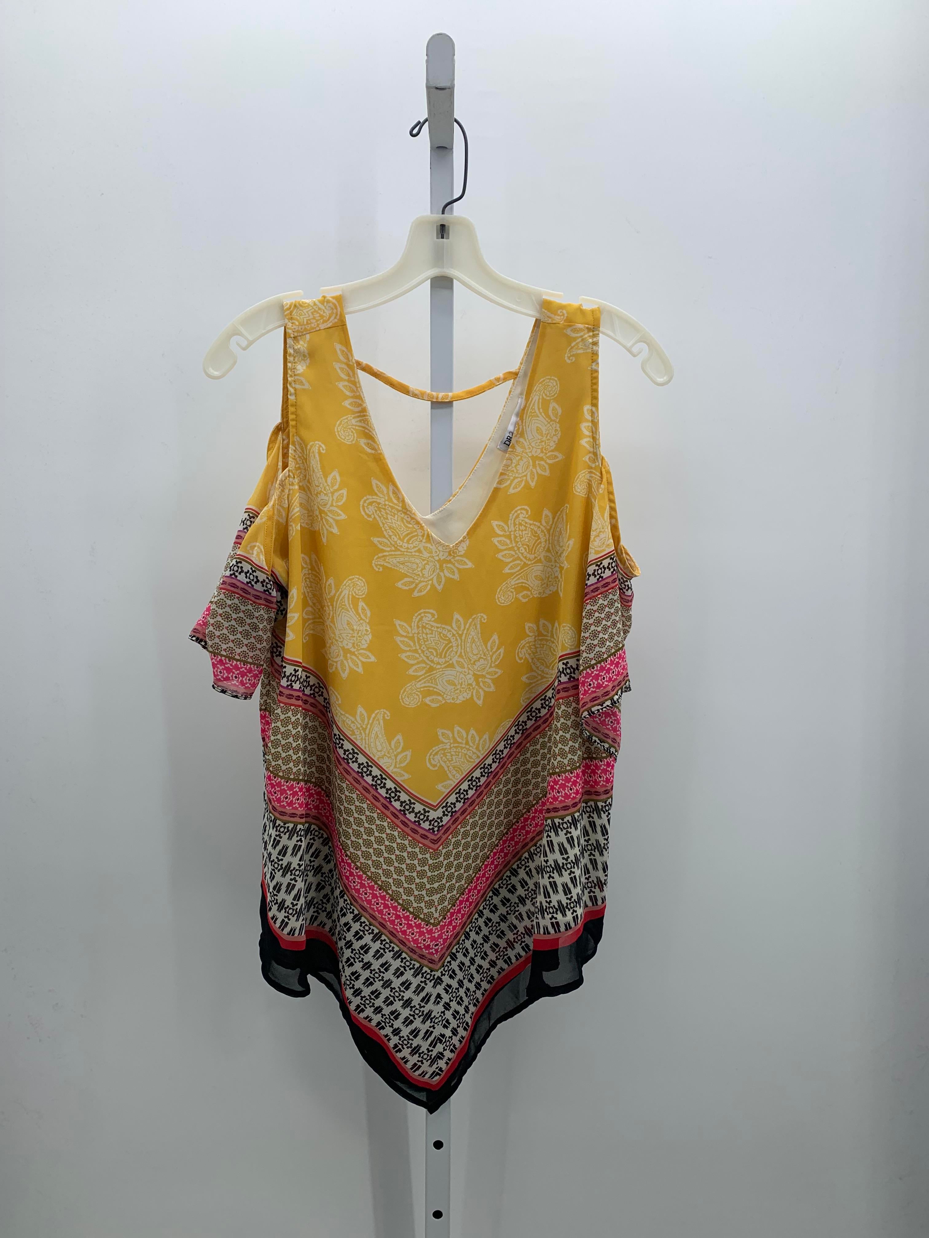 Size Medium Misses Short Sleeve Shirt