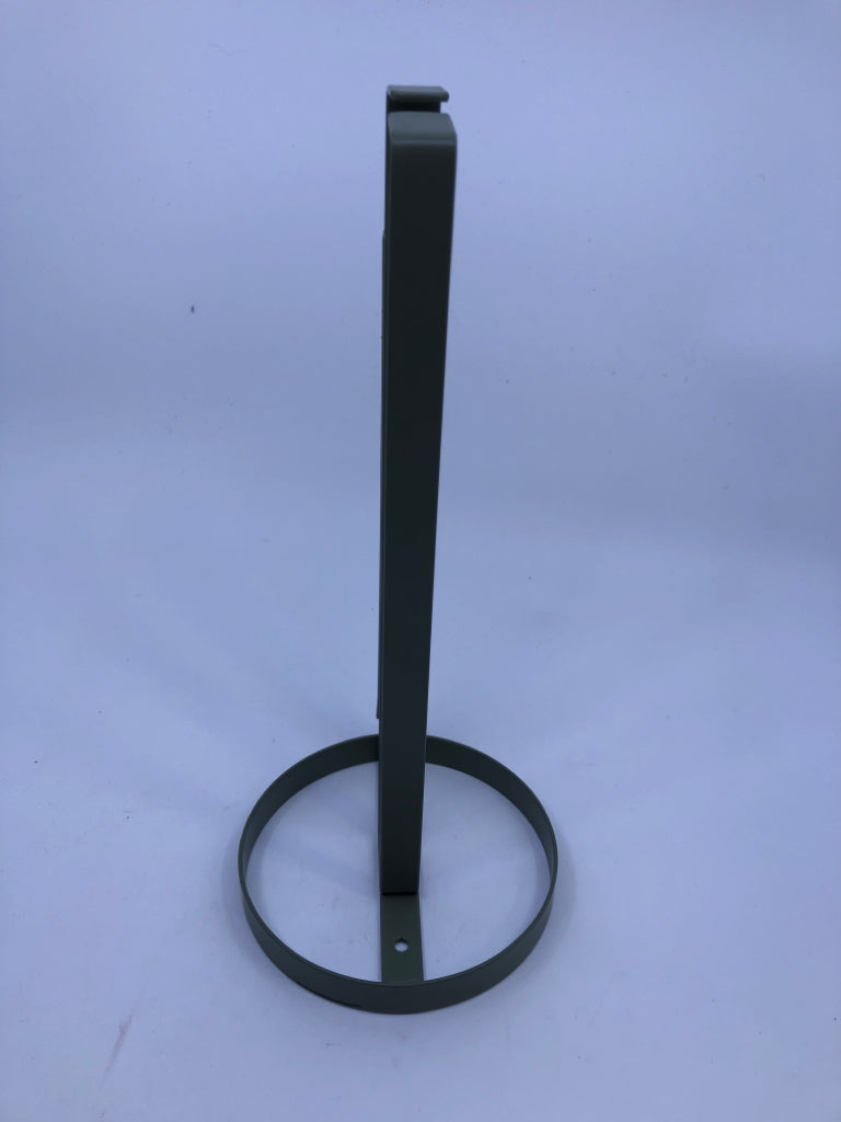 GREEN METAL PAPER TOWEL HOLDER.