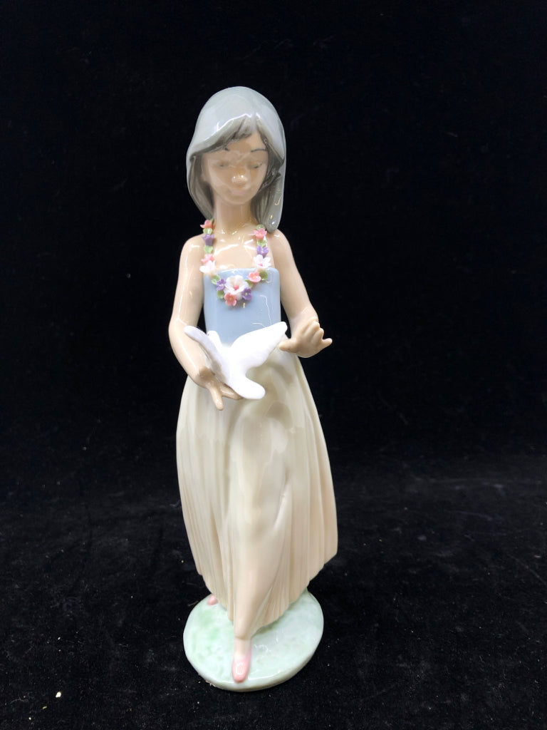 LLADRO HULA GIRL W DOVE.
