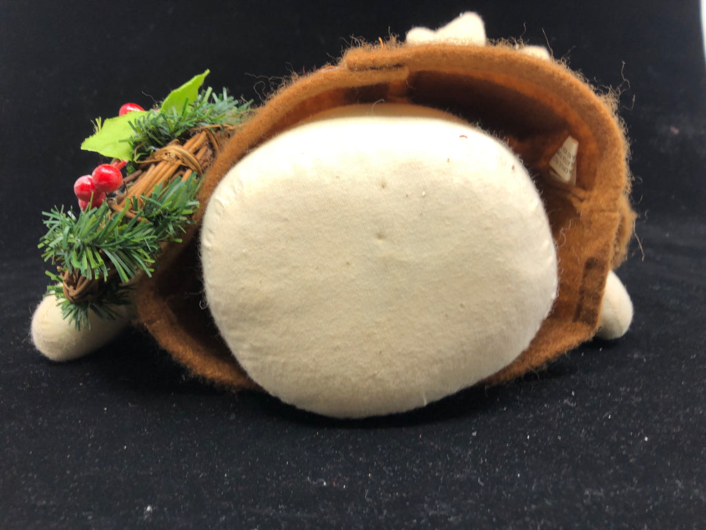 PLUSH HEAVY BOTTOM SNOWMAN W WREATH.