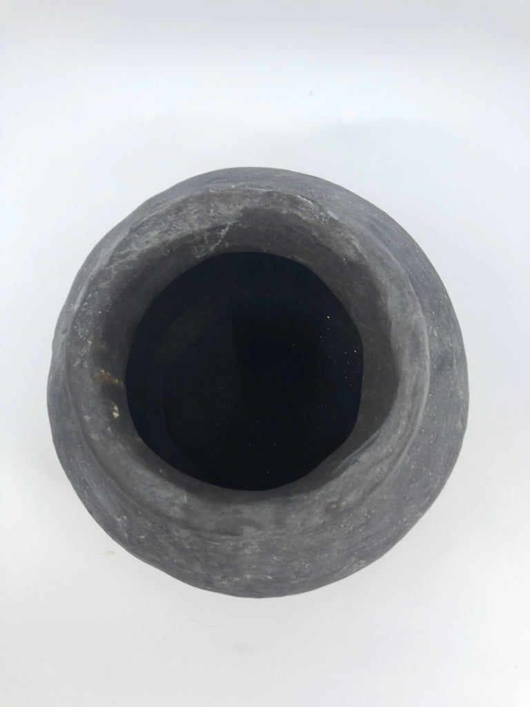 HEAVY DISTRESSED DARK GREY PLANTER.