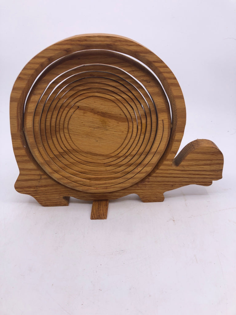 WOOD COLLAPSE TURTLE BASKET.