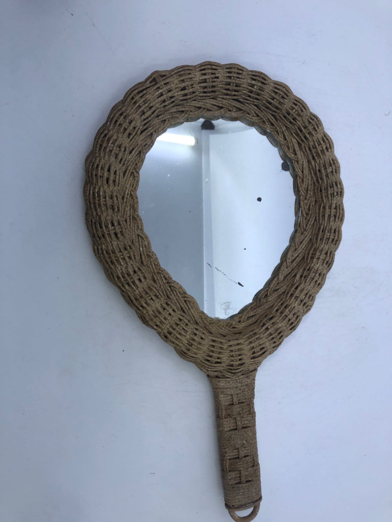 VTG TAN WICKER WALL HANGING MIRROR.