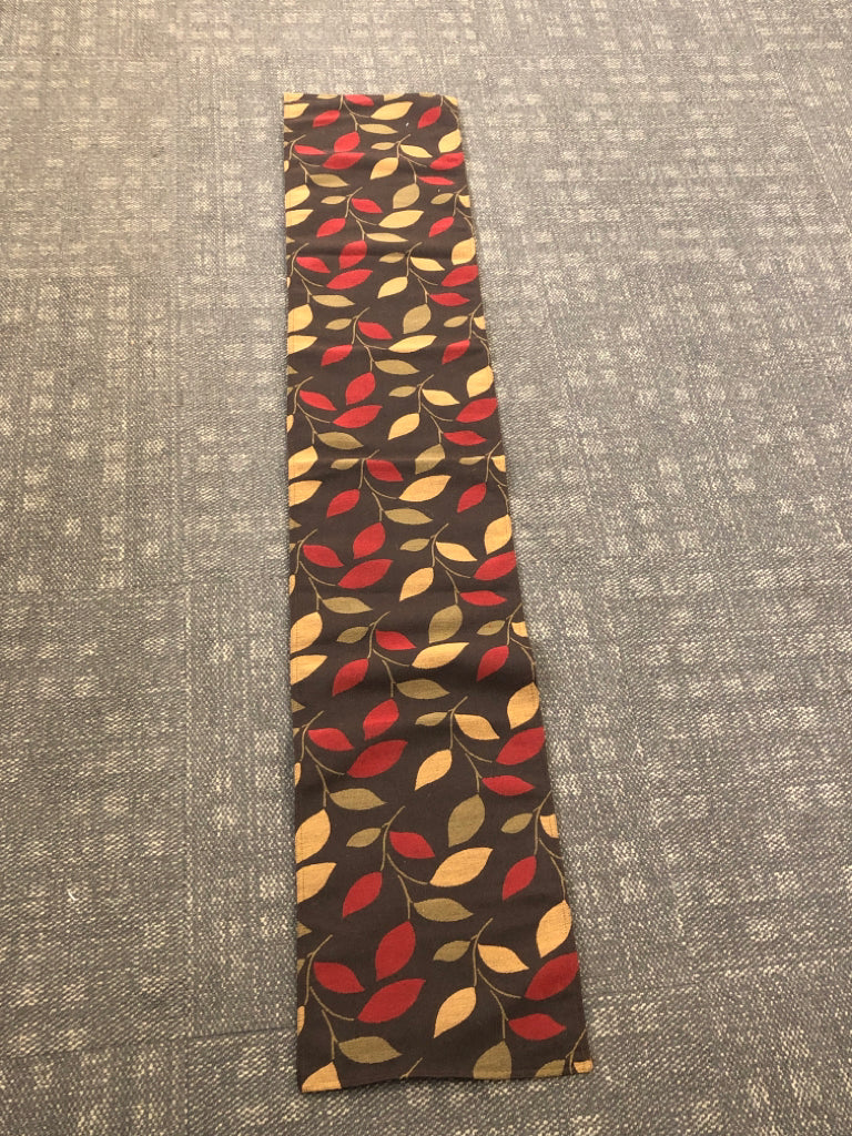 COLORFUL LEAVES TABLE RUNNER W/BROWN BG.