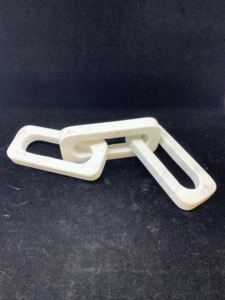 MARBLE CHAIN LINK DESK DECOR.