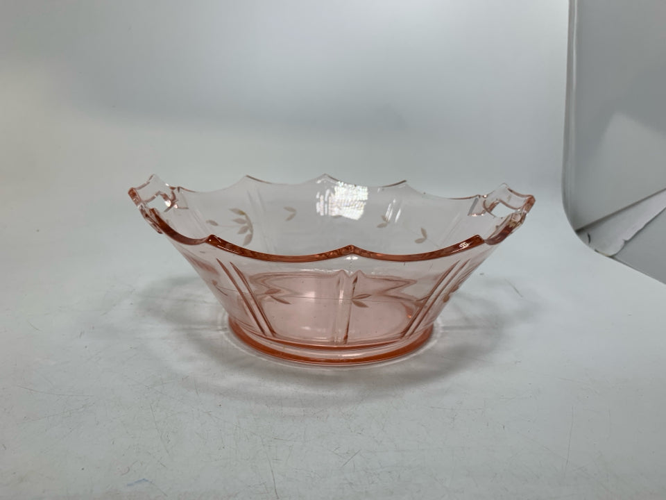 VTG MANY POINTS PINK ETCHED FLOWERS GLASS BOWL W/ HANDLES.