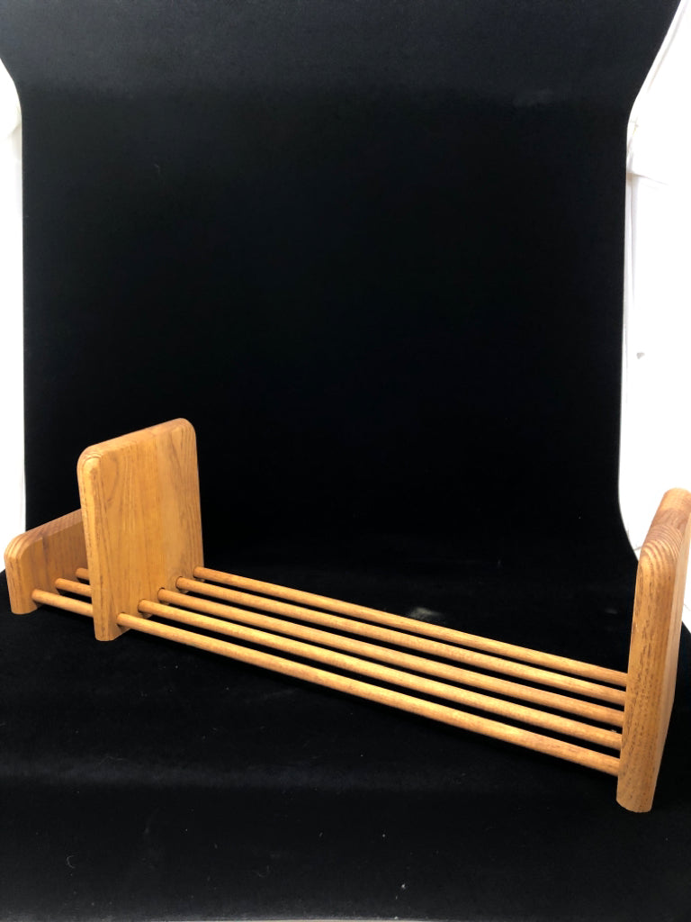 BAMBOO ADJUSTABLE BOOK END.