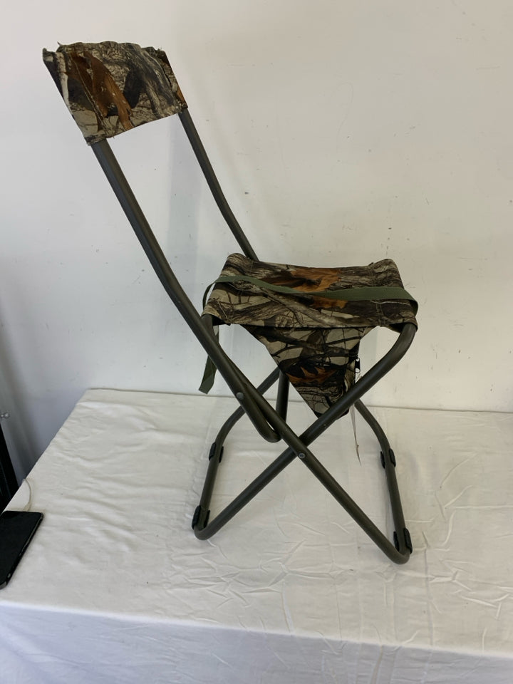 CAMO CAMPING STOOL/ CHAIR.