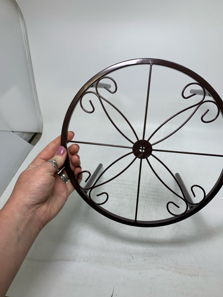LIGHT WEIGHT METAL PLANT STAND 8 "H X 10 "DIAM