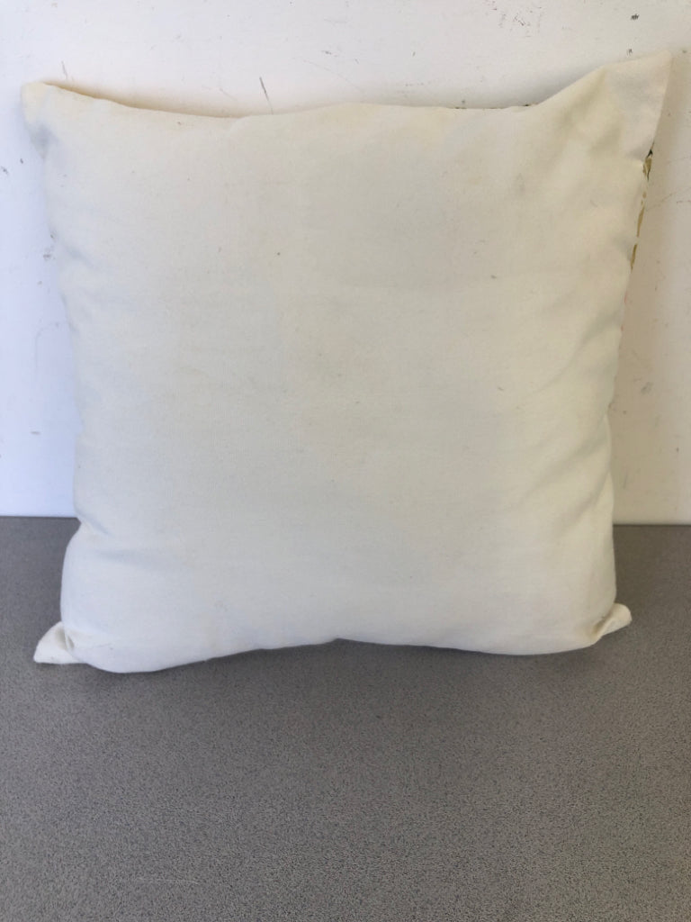 DRAGON FLY OUTDOOR PILLOW.