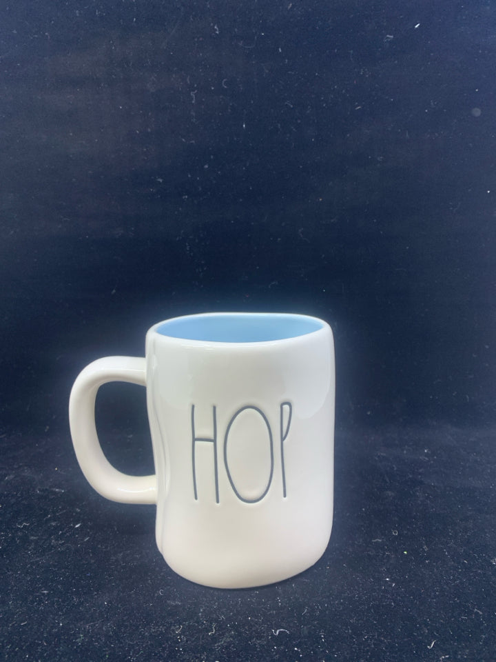 RAE DUNN HOP MUG.