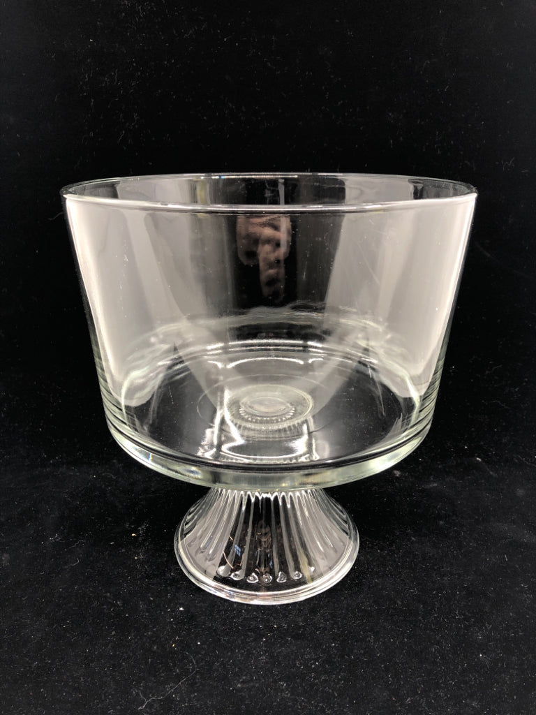 FOOTED GLASS TRIFLE BOWL.