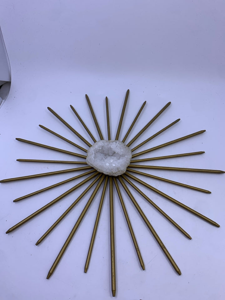 BRASS STARBURST W/ WHITE QUARTZ ROCK.