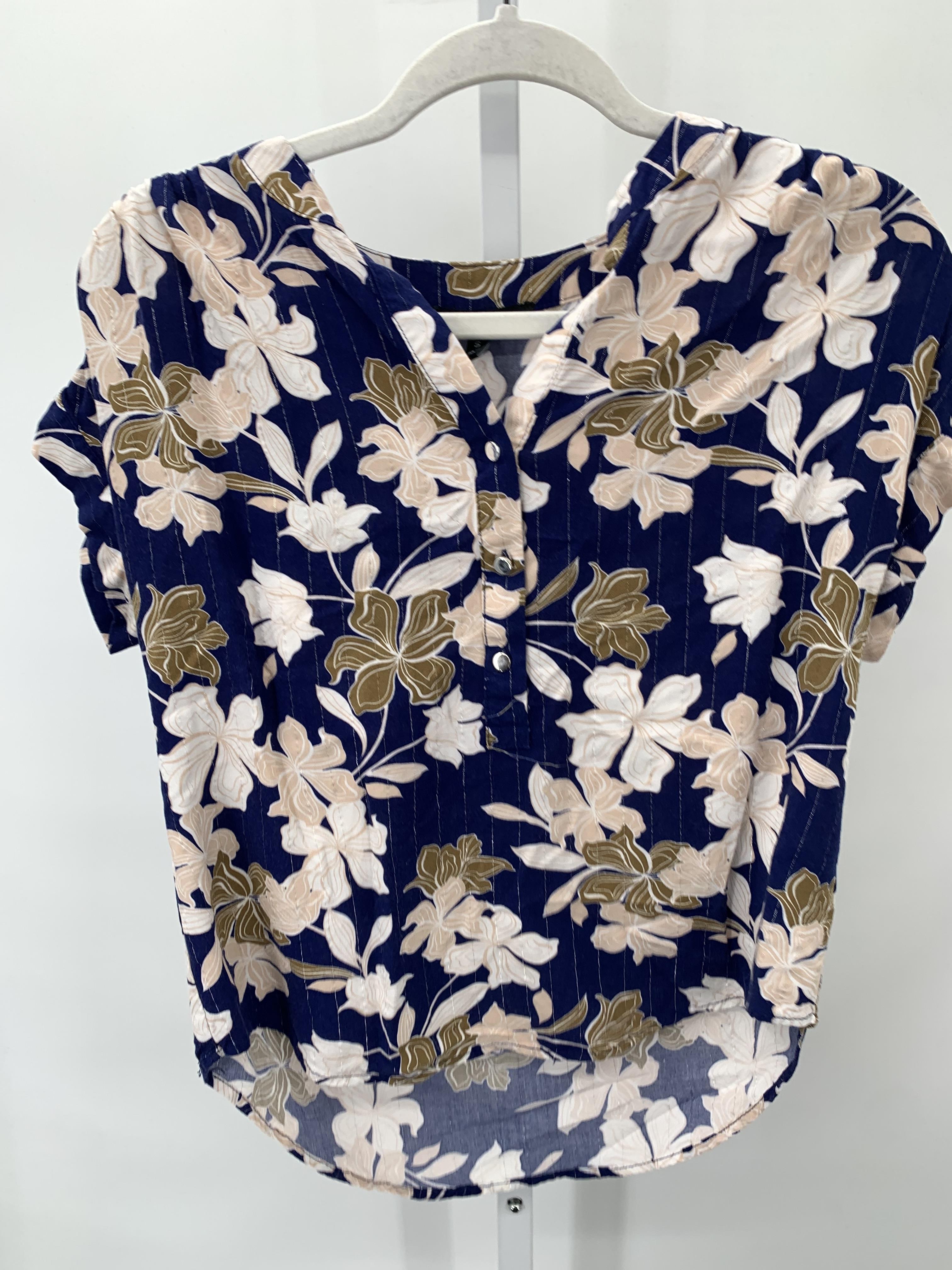 Size Small Misses Short Sleeve Shirt