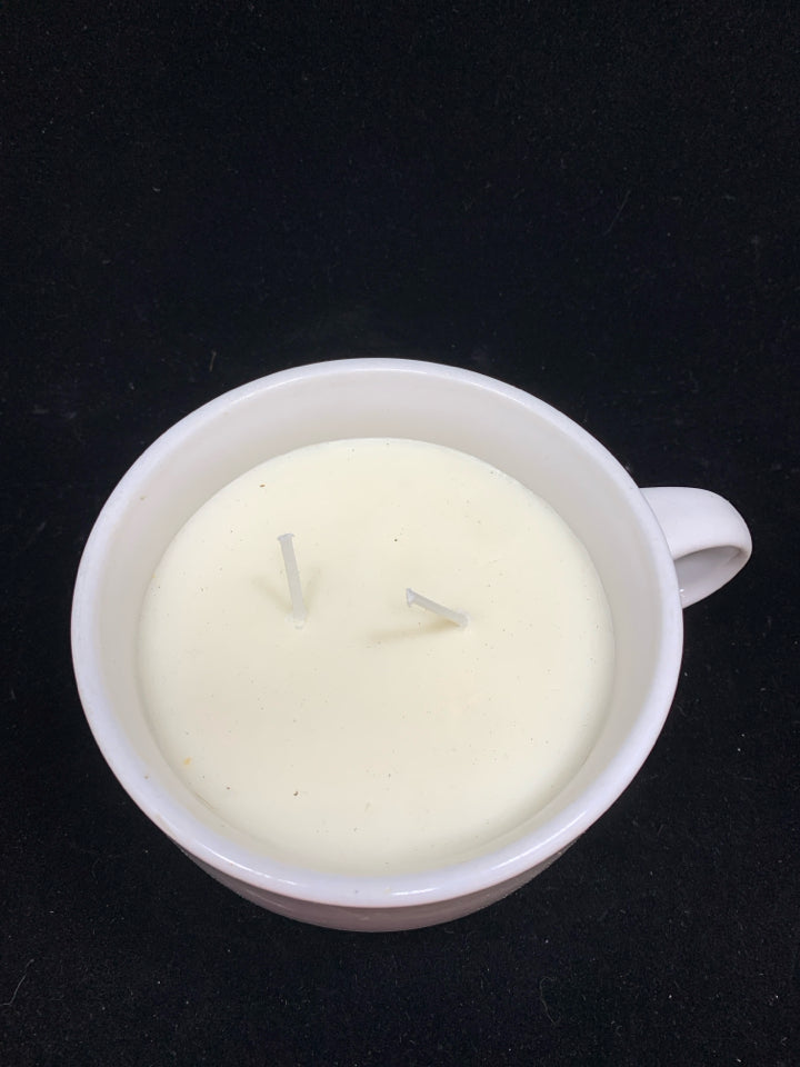 2 WICK COFFEE MUG CANDLE.