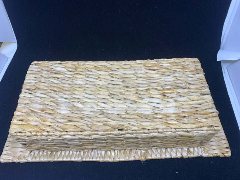 RECTANGLE WOVEN BASKET WITH SIDE HANDLES.