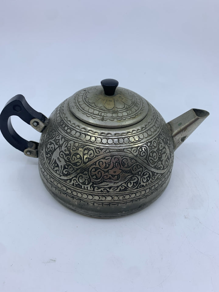 EMBOSSED FLORAL HANDMADE TEAPOT.