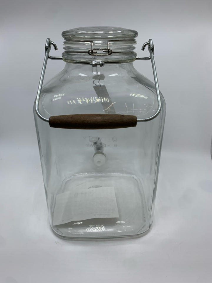 GLASS COLD DRINK DISPENSER W/LOCKING FLIP LID.