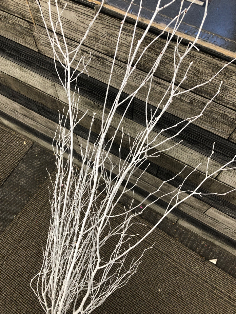 WHITE PAINTED TWIG BUNDLE VASE FILLER.