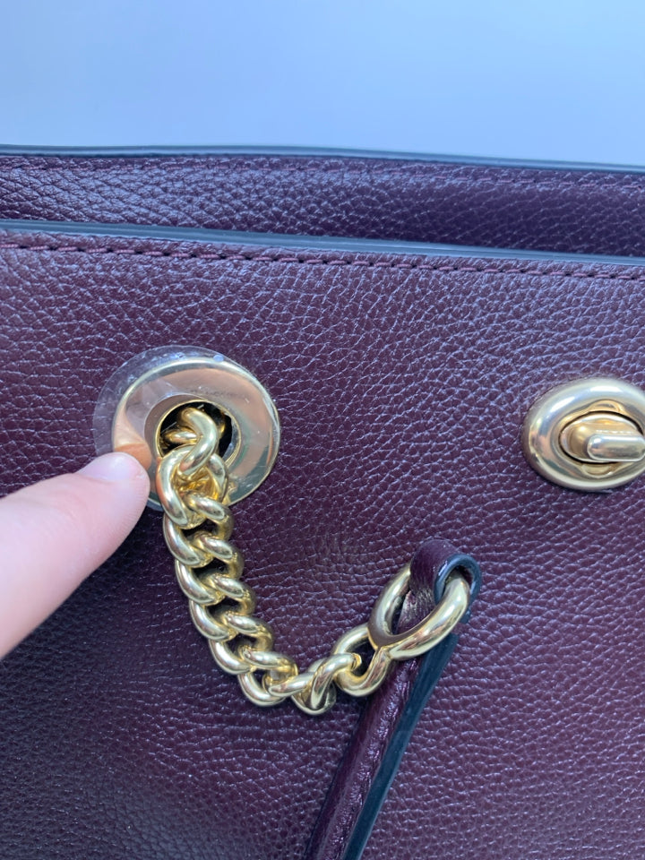 Coach 57107 Turnlock Chain Pebbled Leather Tote Shoulder Bag *Minor Exterior Wea