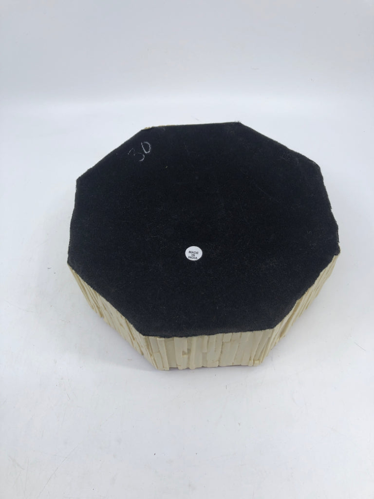 RESIN TEXTURED OCTAGON SHAPED CANISTER W/ METAL HANDLE.