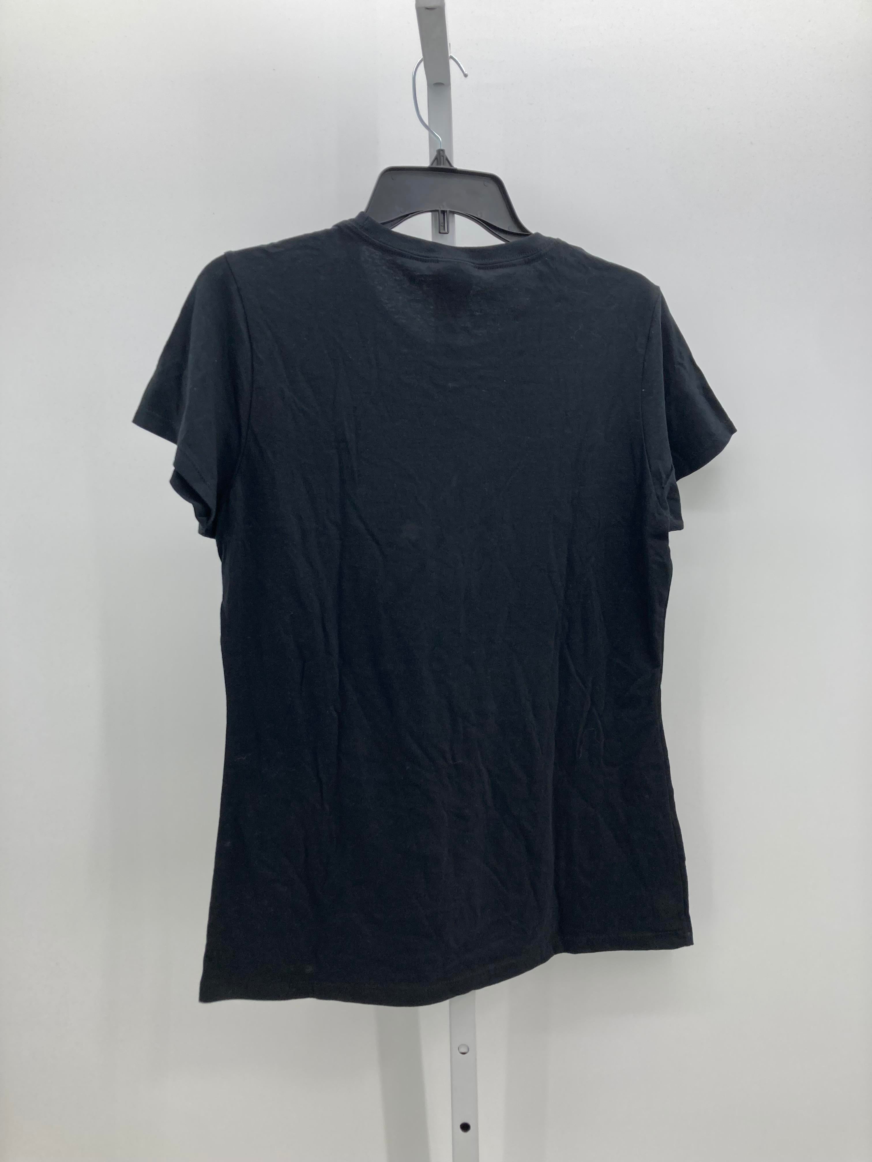 Size Medium Misses Short Sleeve Shirt