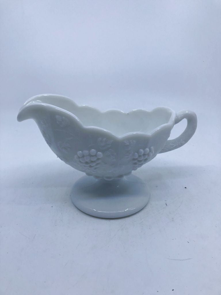 VTG MILK GLASS GRAVY BOAT.