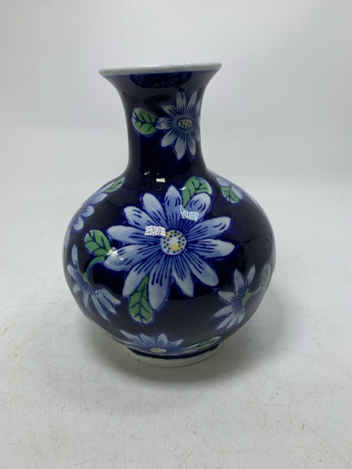 COBALT BLUE VASE W/ FLOWERS.