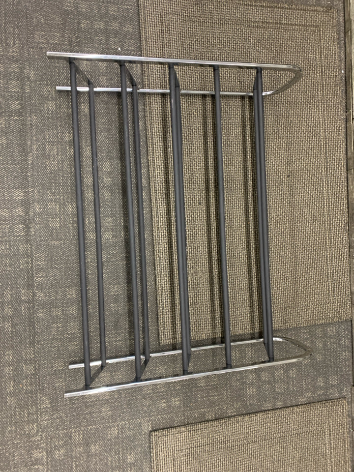 SILVER METAL 5 SHELF SHOE RACK.