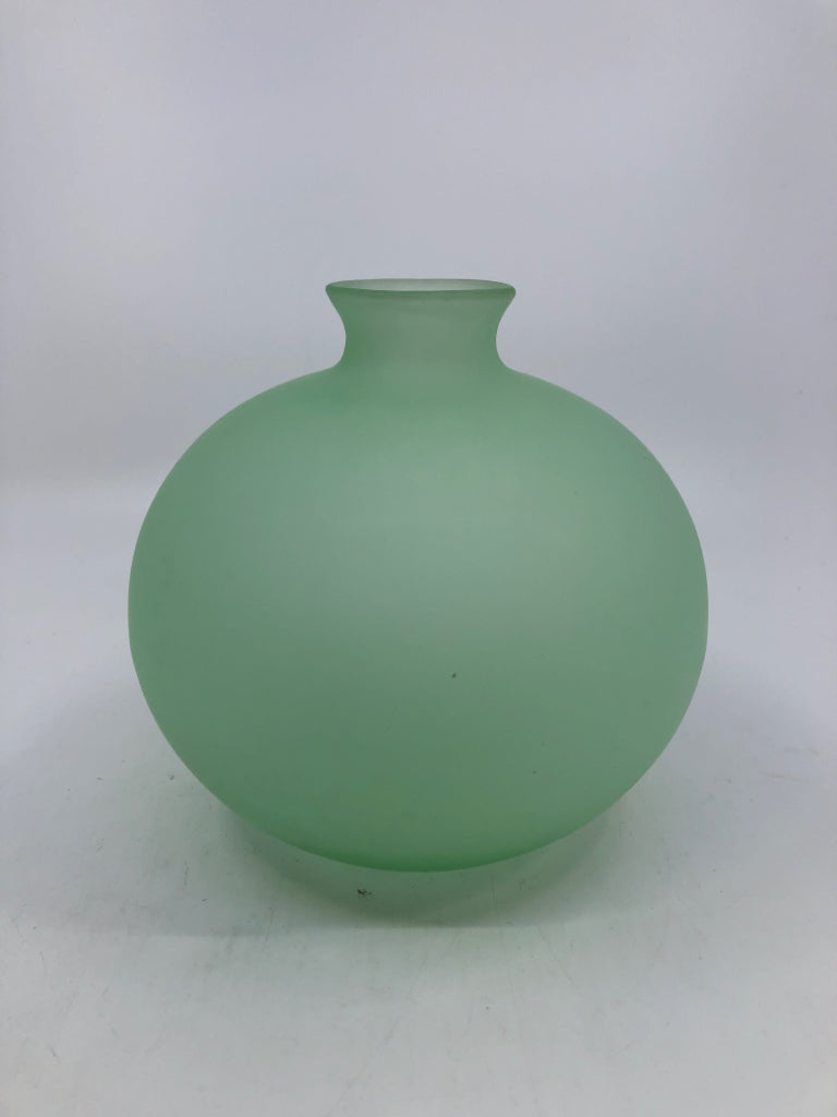 GREEN FROSTED ROUND VASE.